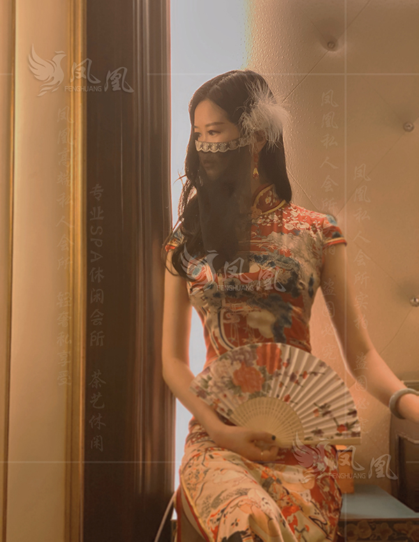 老板带我体验重庆这家男士高档私人商务足疗桑拿,服务多种多样